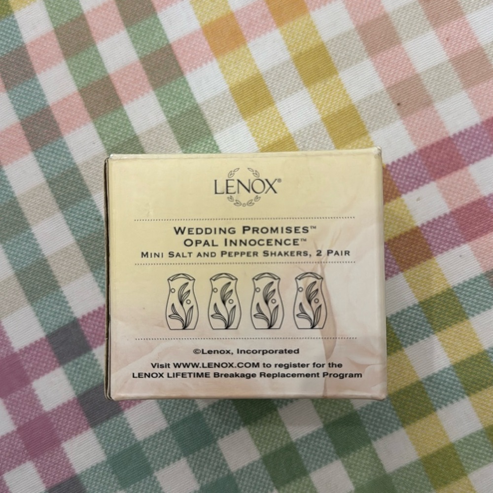 Lenox 2 pair of salt and pepper shakers